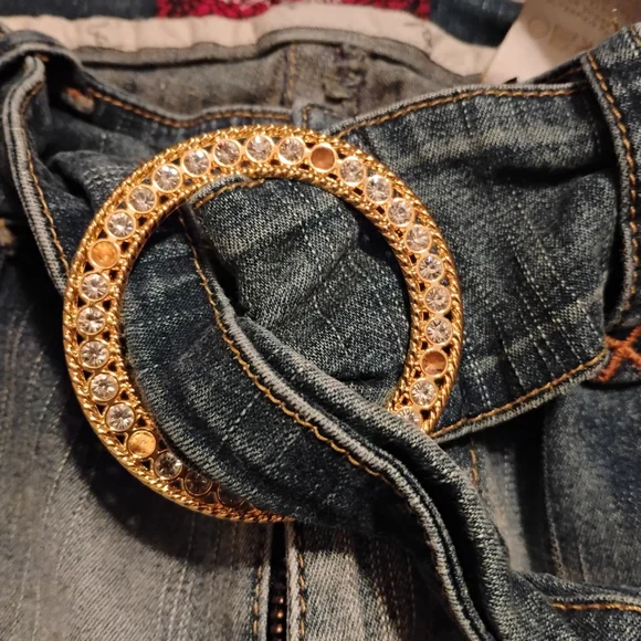 SOLD-Baby Phat Capris ❤️ - Picture 4 of 7